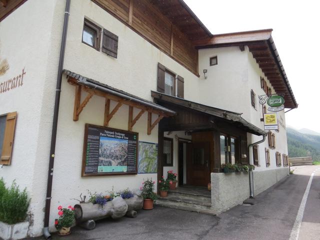 ... erreichen wir über einen Höhenweg das auf der Timmelsjoch- Hochalpenstrasse liegende Gasthof Hochfirst