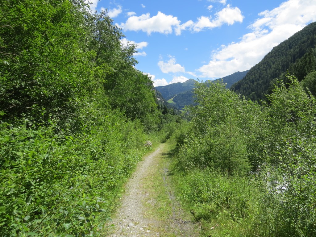 ... alles nun der linken Seite der Passer talauswärts