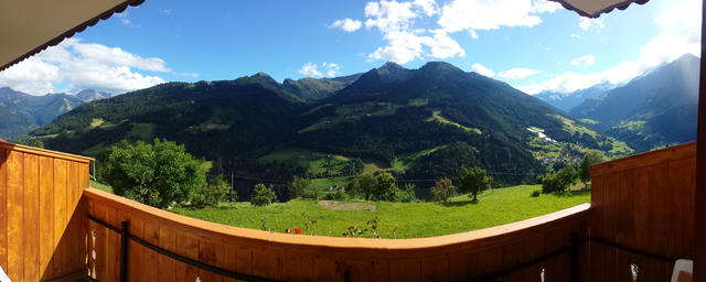 schönes Breitbildfoto aufgenommen vom Balkon