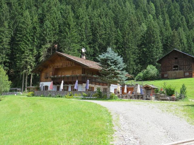 wir erreichen die Pfandler Alm1350 m.ü.M. keine Einkehr möglich geschlossen