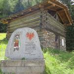 bei der Pfandler Alm besuchen wir die Andreas-Hofer Hütte mit Gedenkstein