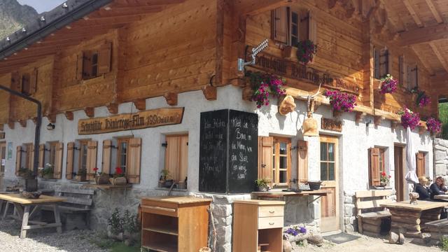 auf der schönen Terrasse der Hintereggalm mit grossartiger Aussicht...