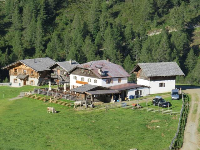 Blick hinunter zur Hirzer Hütte