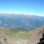 schönes Breitbildfoto mit Blick zur Texelgruppe, Ortlermassiv und Öztaleralpen