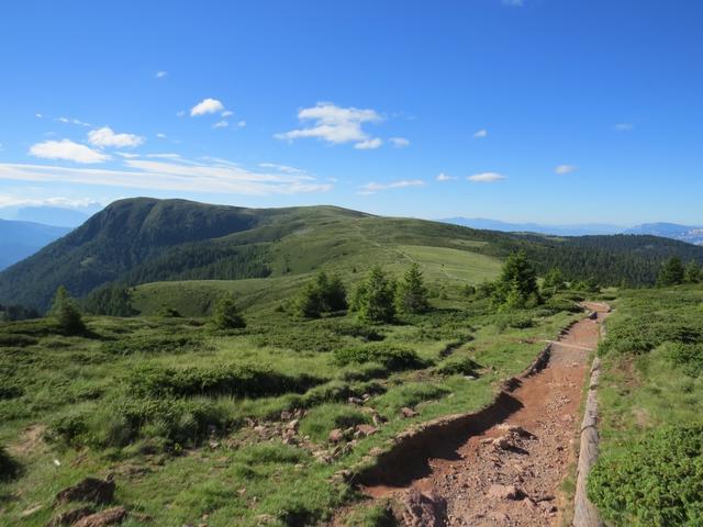 wir werden nun alles an diesem Hochplateau entlang wandern