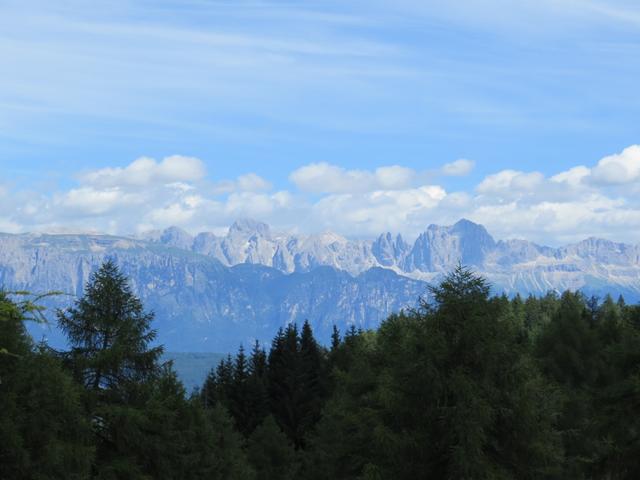 immer wieder schauen wir zum Rosengarten. Seht ihr den liegenden Laurin?