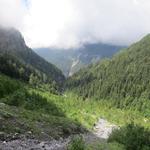 beim schönen Rastplatz  Punkt 1569 m.ü.M mit Blick auf das Liène-Tal...