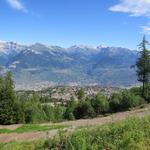 Blick auf Haute-Nendaz, das Rhonetal und in die Berner Alpen