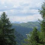 dunkle Wolken ziehen auf. Unsere elektronischen Geräte zeigen auf, das eine Regenfront auf uns zukommt