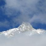 die Wolkenschwaden lösen sich kurz auf und zeigen uns den Pointe Kurz