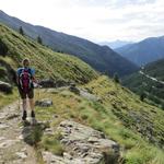 der Weg ist sehr gut angelegt und weicht der Passstrasse aus