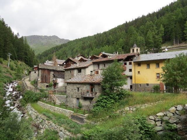 Blick zurück nach Saint-Rhémy, früher eine wichtige Durchgangsstation