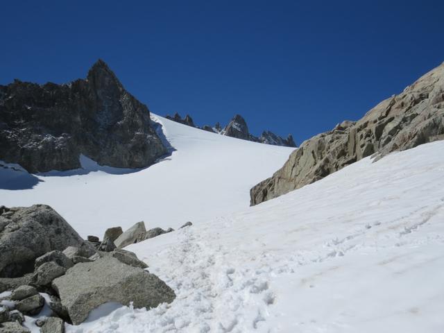 wir haben die Stelle erreicht wo man auf den Gletscher gelangen könnte