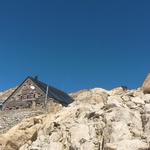 wir verabschieden uns von der Cabane. Hier oben haben wir etwas vom schönsten gesehen, seit wir in die Berge gehen