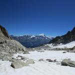 weiter geht es Richtung Cabane d'Orny, direkt vor uns am Horizont der Grand Combin