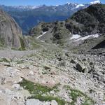 Blick hinunter auf die kleine Ebene 2464 m.ü.M.