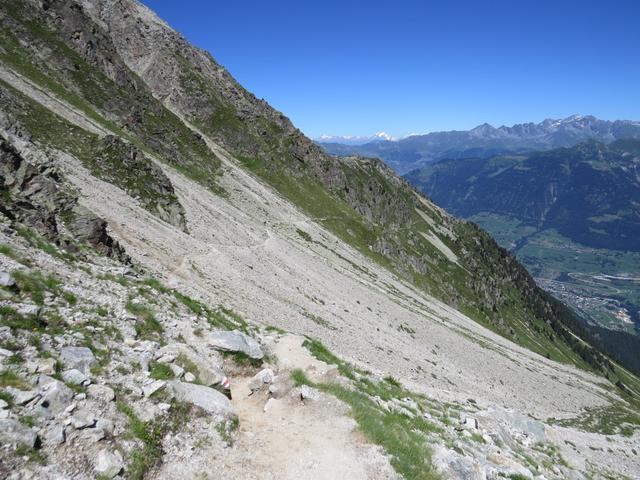 Blick ins Combe d'Orny. Gut ersichtlich der weitere Wegverlauf