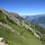 vor uns taucht die Bergstation von La Breya - Grands Plans auf