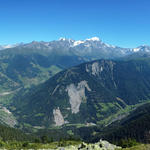 sehr schönes Breitbildfoto mit Orsières, das Val d'Entremont, das Val Ferret und der Grand Combin
