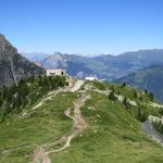 wir haben die Bergstation der Sesselbahn auf Grands Plans 2194 m.ü.M. erreicht