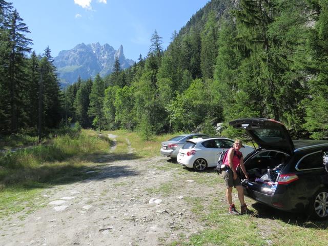 wir erreichen wieder den Parkplatz 1330 m.ü.M.