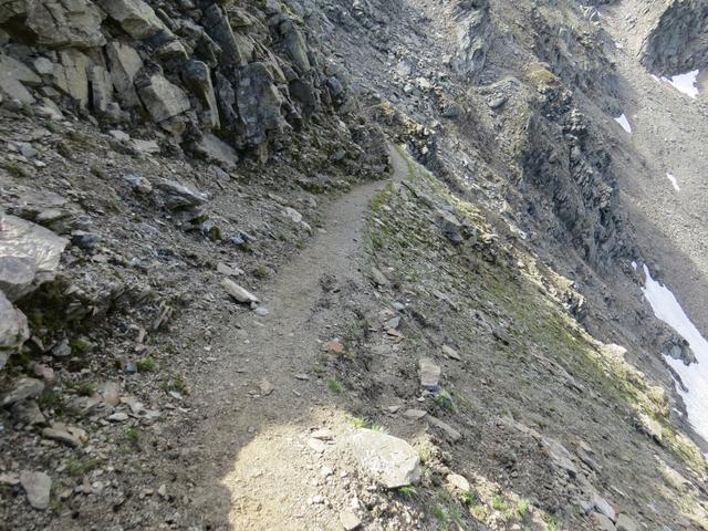 ...auf der anderen Seite des Col des Chevaux folgt nun über Punkt 2645 m.ü.M. ein steiler...