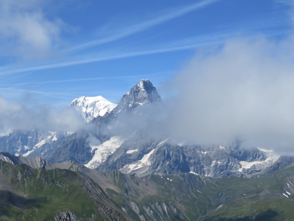 ...von dem sich fast schlagartig ein überwältigendes Panorama auftut