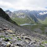 ...und ausgesetzt unter senkrechten Felsen in ein Geröllkar