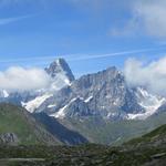 Blick zu Grandes Jorasses und Aiguille de Triolet