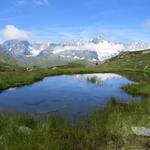 wollte jemand den perfekten, idyllischen Bergsee beschreiben - er sollte sich hier inspirieren lassen