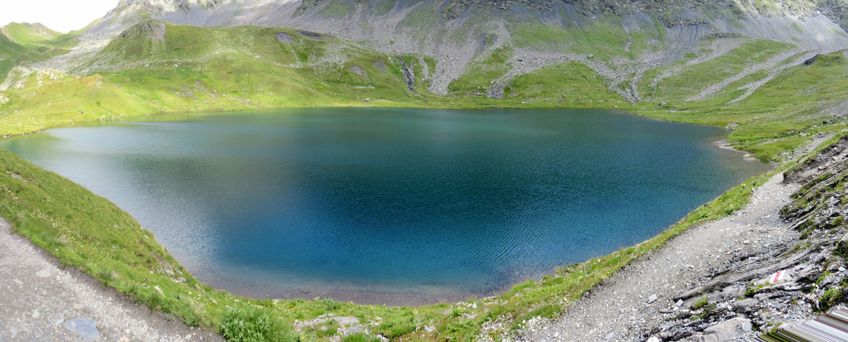 schönes Breitbildfoto vom grössten Lac de Fenêtre