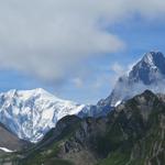 seine Majestät der Mont Blanc. Daneben der riesige Bergkoloss Grandes Jorasses