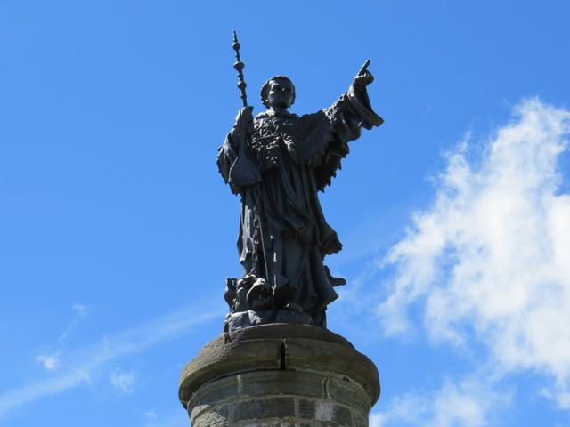 die Statue des Heiligen Bernhard auf dem Grosser St. Bernhard