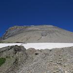 in dieser archaischen Landschaft, durchqueren wir den Col du Vieux und nehmen den Anstieg zum Cheval Blanc unter die Füsse