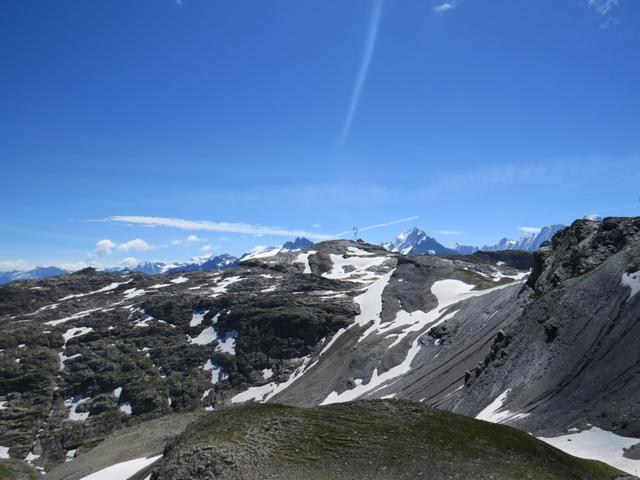 Aiguille du Tour und Aiguille Chardonnet zeigen sich hinter dem Pointe de la Terrasse