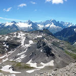 traumhaft schönes Breitbildfoto.  Grand Combin, Aiguille du Tour, Aiguille du Chardonnet, Aiguille Verte und Mont Blanc