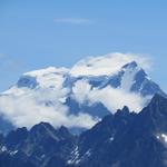 die Sicht reicht bis zum Massiv vom Grand Combin