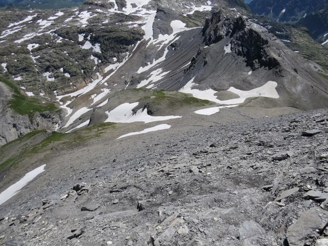 rechts der Col du Vieux. Bildmitte der Fundort der Dinosaurierspuren