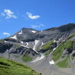 Blick zurück und hinauf zum Le Cheval Blanc