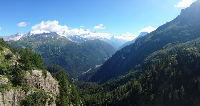 Blick ins Tal das nach Chamonix führt