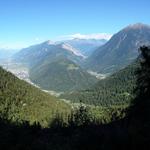 während der Fahrt nach Martigny dieses Foto geschossen. Links das Rhonetal mit Martigny. Rechts Sembrancher mit  Le Catogne