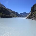 mit einem Speichervolumen von 210 Mio. m³ gehört der Lac de Mauvoisin zu den grössten Stauseen der Schweiz