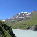 Blick hinauf zum Tournelon Blanc. Auf der anderen Seite befindet sich der Glacier de Corbassière