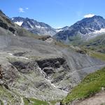 Blick vom Col de Tsofeiret hinunter auf den weiteren Wegverlauf