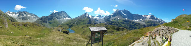 Aussicht von der Cabane aus gesehen: Bec du d'Epicoune und Chardoney, Mont Gelé, Fenêtre de Durand, Mont Avril und Grand Combi