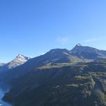 Blick auf die gegenüberliegende Seeseite zum Le Pleureur und La Ruinette