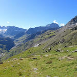 sehr schönes Breitbildfoto. Am Talende gut ersichtlich der Bec d'Epicoune, mit dem gleichnamigen Gletscher