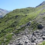 Blick zurück zum Serpentinenweg der uns vom Pierre à Vire, hinunter nach Pazagnou brachte