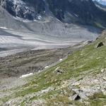 rechts unten taucht die Cabane FXB Panossière auf. Sie liegt auf der Seitenmoräne des Eisstroms