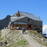 wir haben unser Tagesziel die Cabane FXB Panossière erreicht